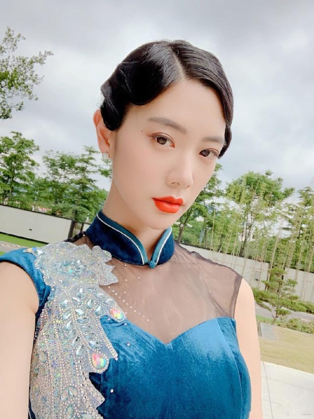 伊人app黄色直播入口 热门12